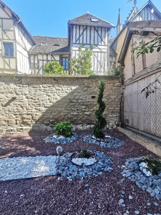 Le Spa De La Cathedrale - Jacuzzi - Sauna - Champagne - Netflix - Wifi Troyes Esterno foto