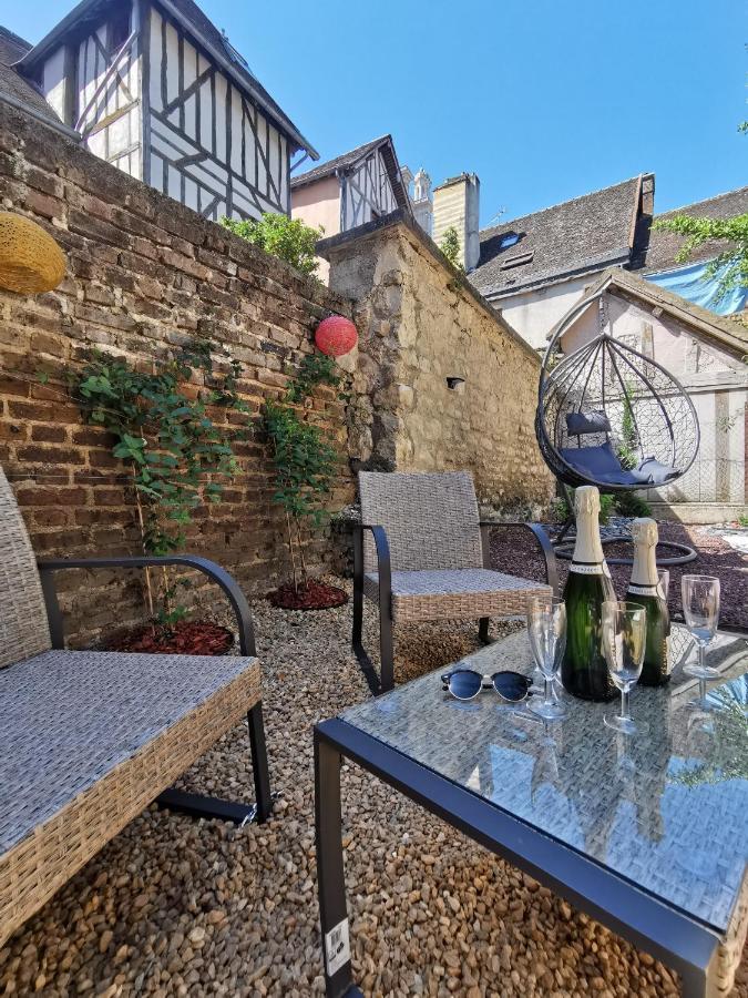 Le Spa De La Cathedrale - Jacuzzi - Sauna - Champagne - Netflix - Wifi Troyes Esterno foto