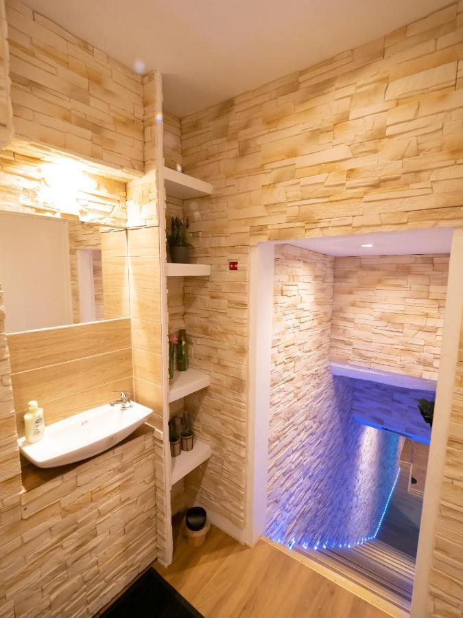 Le Spa De La Cathedrale - Jacuzzi - Sauna - Champagne - Netflix - Wifi Troyes Esterno foto